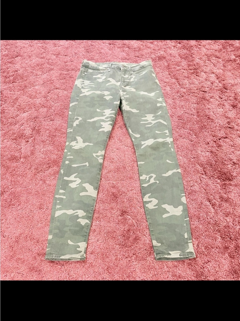 Good American Green Camo Skinny Jeans